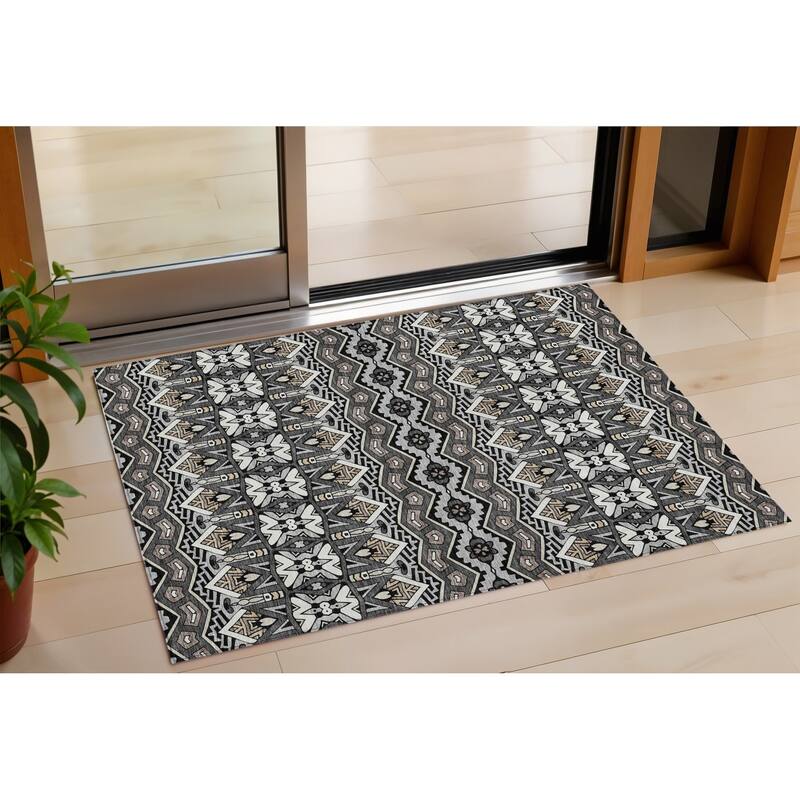 HomeRoots Moroccan Transitional Rectangle Outdoor Rug - 3' x 5'