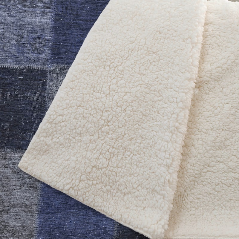 Premium Machine Washable Vintage Patchwork Sherpa Throw Blanket