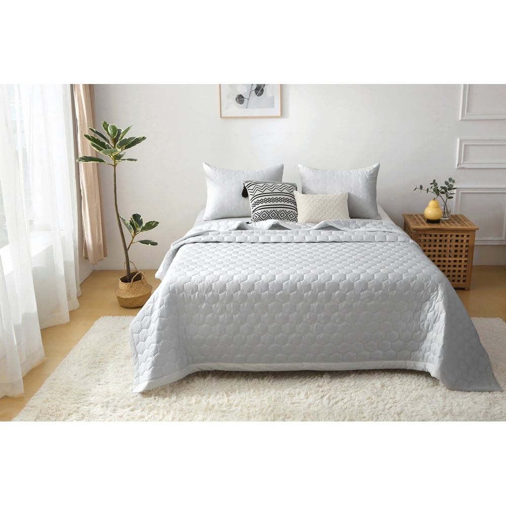 Better Style Home Microfiber Honeycomb Quilt Sets