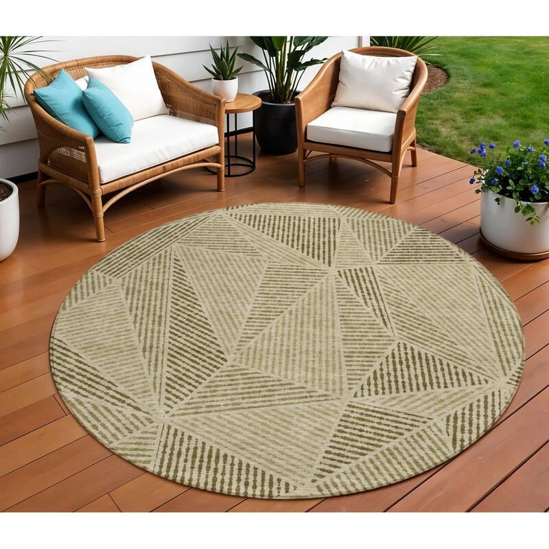 HomeRoots Geometric Transitional Rectangle Outdoor Rug - 8' Round