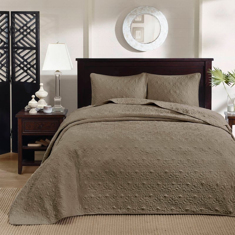 Madison Park Mansfield Reversible Oversized 3-piece Solid Texture Bedspread Quilt Set with Matching Shams - Khaki - Queen