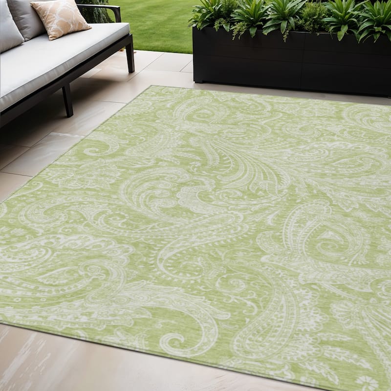 HomeRoots Paisley Transitional Rectangle Outdoor Rug - 5' X 8'