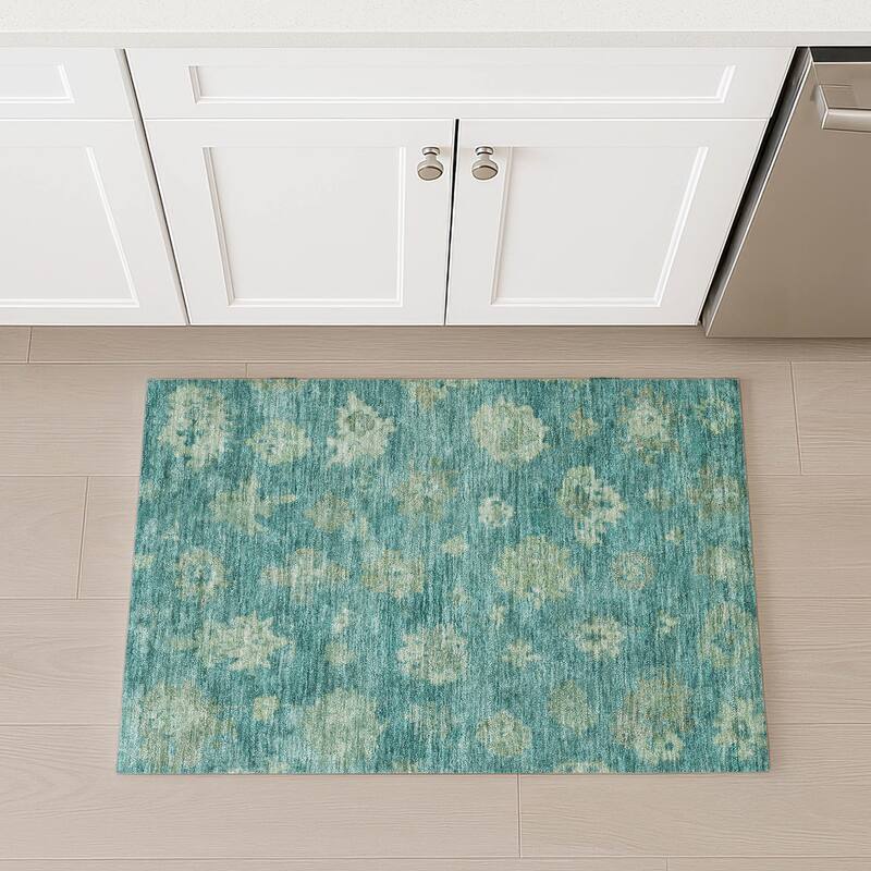 Machine Washable Indoor/ Outdoor Casual Traditional Chantille Rug