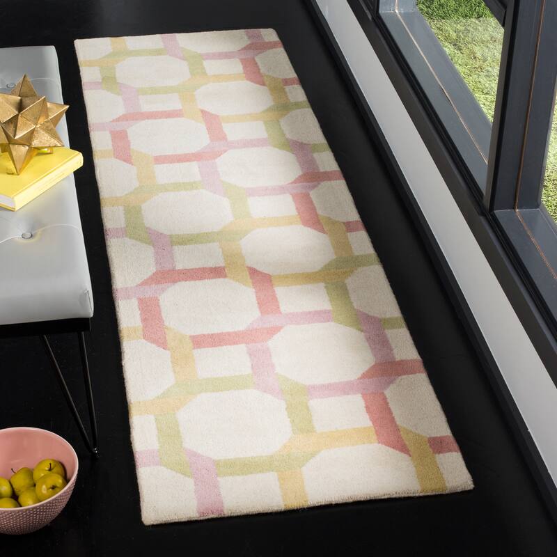 Martha Stewart by SAFAVIEH Color Chain Wool Rug - 2'3" x 8' Runner - Peony