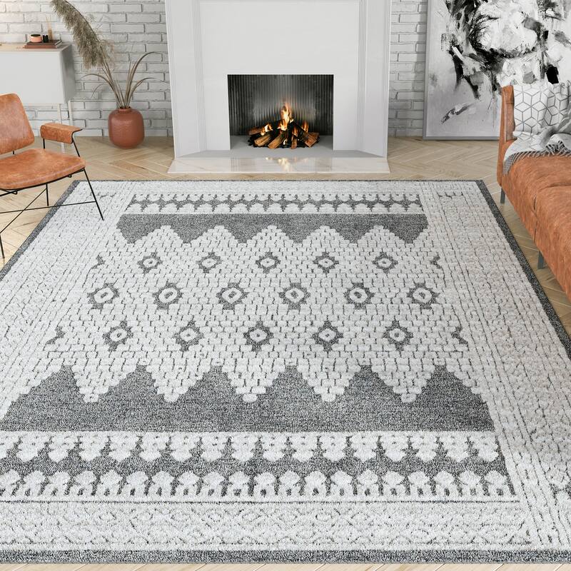 Monique Moroccan Diamond Indoor Area Rug - 5'3'' x 7'3'' - Gray/Cream