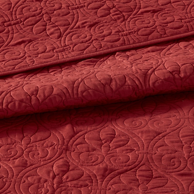 Madison Park Mansfield Reversible Oversized 3-piece Solid Texture Bedspread Quilt Set with Matching Shams