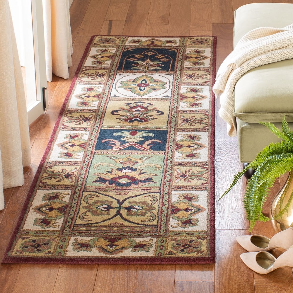 SAFAVIEH Classic Angiolina Traditional Oriental Wool Rug