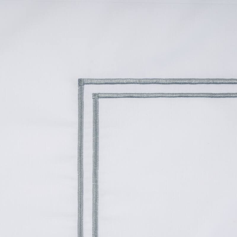 SAFAVIEH Home Hotel Collection 2-Line Embroidered 300Tc Percale 3-piece Duvet Cover Set