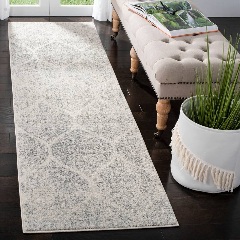 SAFAVIEH Madison Stella Boho Chic Ogee Trellis Rug - 2'3" x 6' Runner - Ivory/Silver