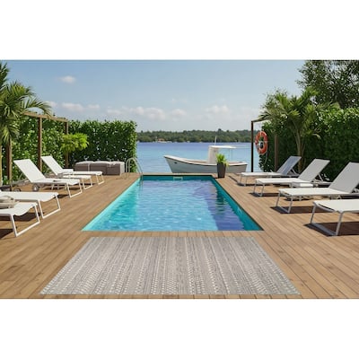 Dynamic Rugs Brighton Indoor/Outdoor Polypropylene Area Rug - 2.7X4.11