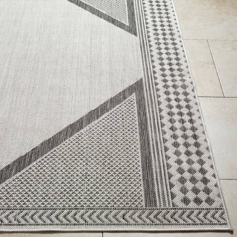 Livabliss Arlon Indoor/ Outdoor Diamond Border Area Rug