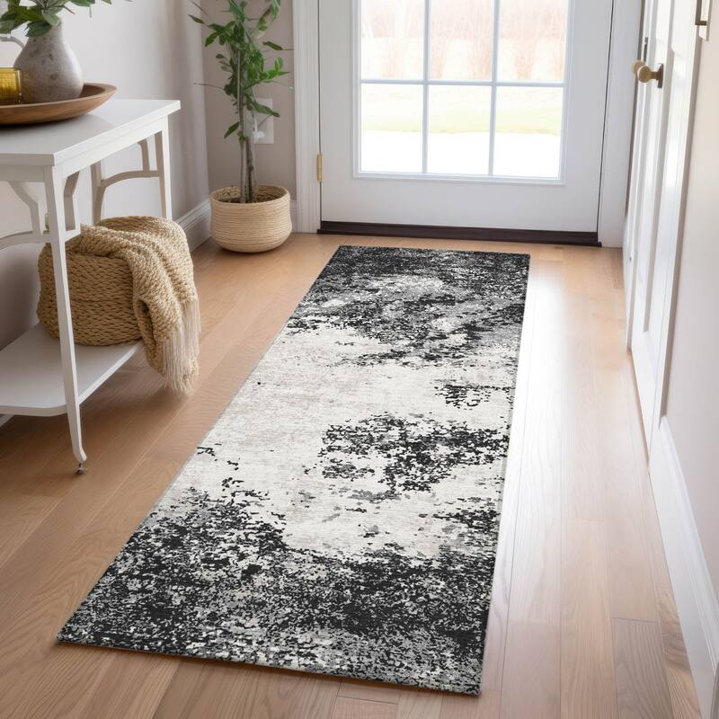 Machine Washable Indoor/ Outdoor Abstract Pixels Chantille Rug - Black - 2'3" x 7'6"