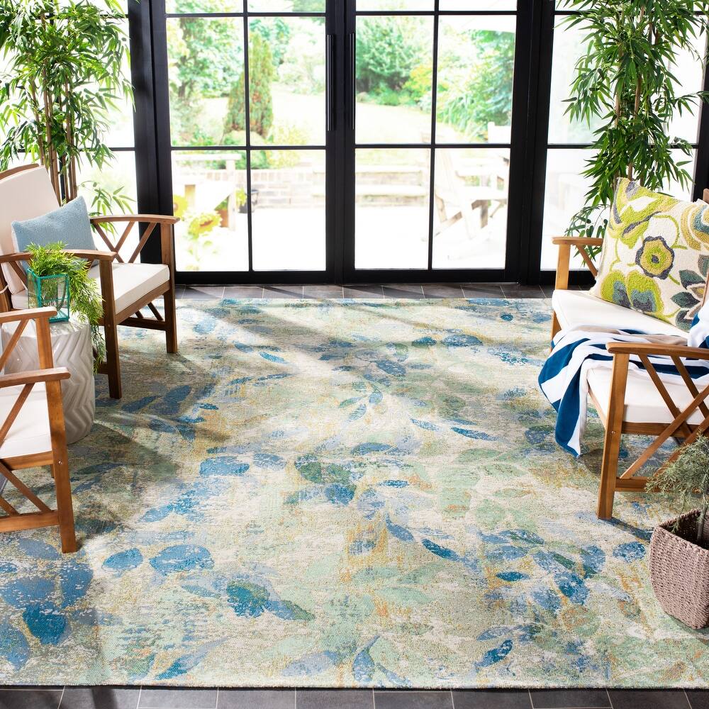 SAFAVIEH Barbados Katje Floral Rug