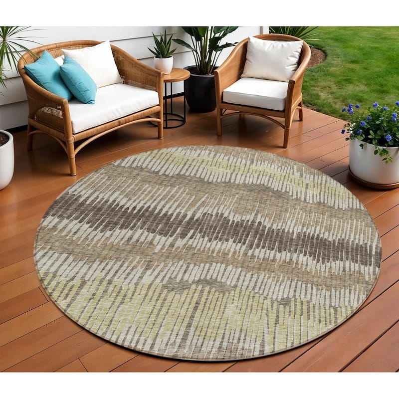 HomeRoots Striped Transitional Rectangle Outdoor Rug - 8' Round