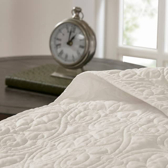 Madison Park Mansfield Reversible Bedspread Set