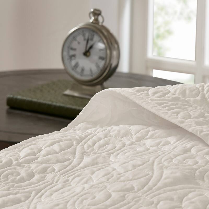 Madison Park Mansfield Reversible Bedspread Set