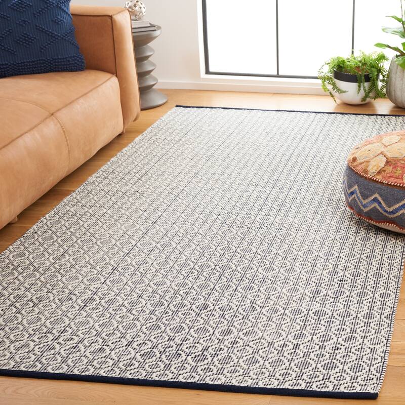 SAFAVIEH Vermont Antoinette Transitional Wool Rug - 6' Square - Navy/Ivory
