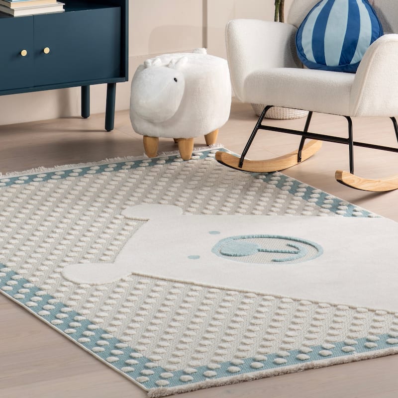 Nuloom Cecelia Polar Bear Kids Fringe Area Rug