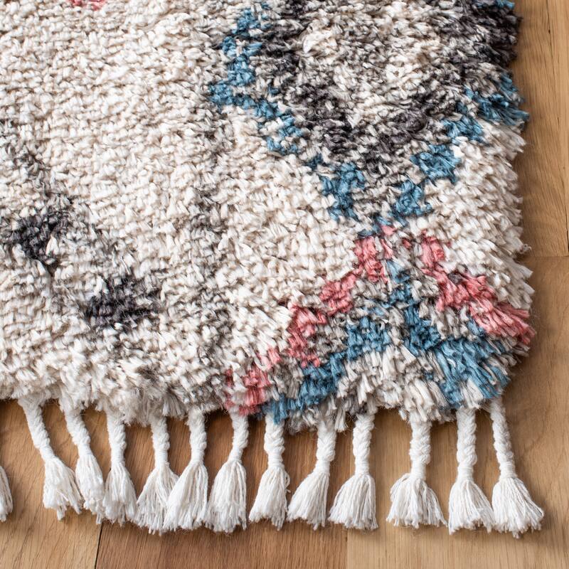 SAFAVIEH Morocco Zela Boho Tassel Rug