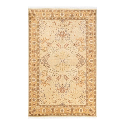 Overton Handknotted Wool Traditional Oriental Ivory Area Rug - 5' x 8'