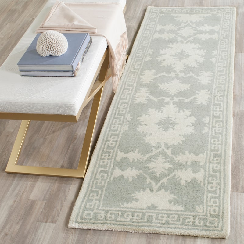 SAFAVIEH Handmade Bella Yosun Modern Floral Wool Rug - 2'3" x 7' Runner - Grey/Ivory