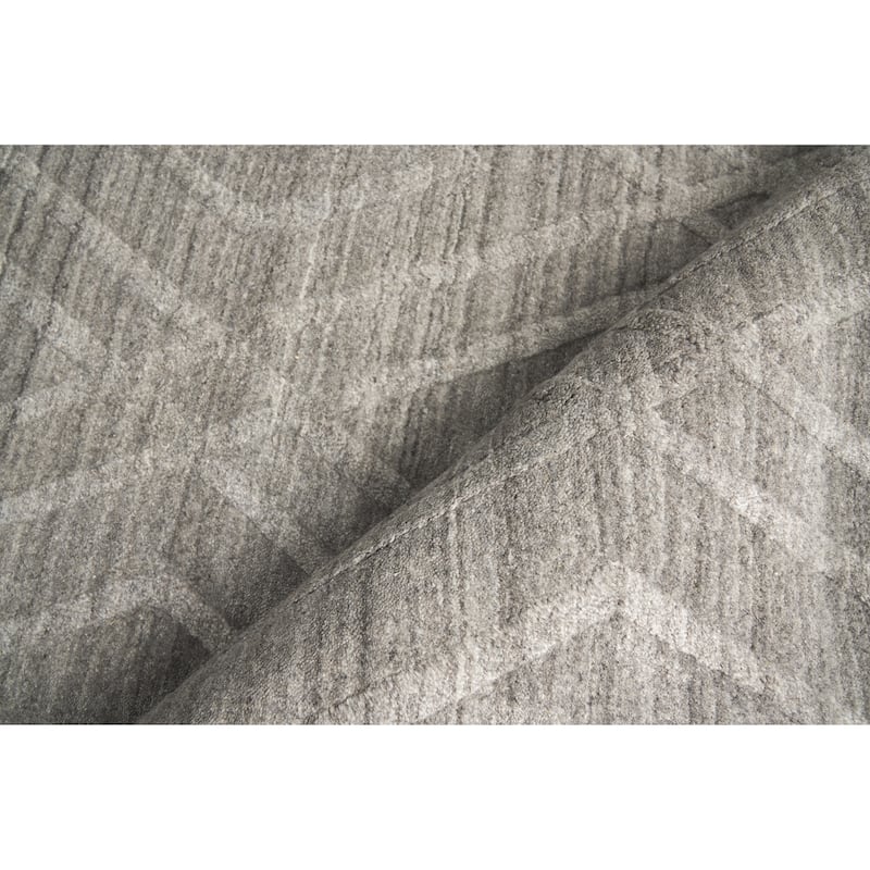 EXQUISITE RUGS Castelli Hand-loomed Bamboo Silk/Wool Grey Area Rug.