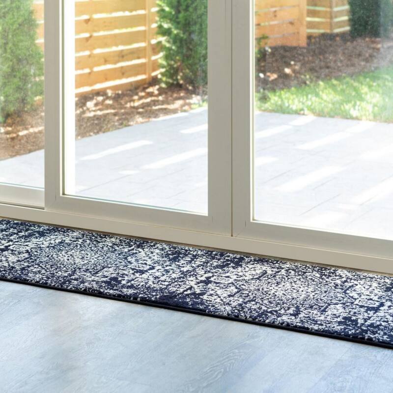 Traditional Brenda Collection Area Rug