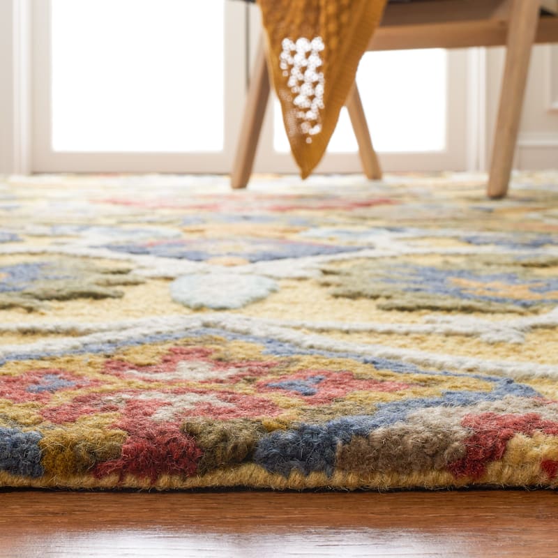 SAFAVIEH Fiorello Handmade Blossom French Country Wool Area Rug