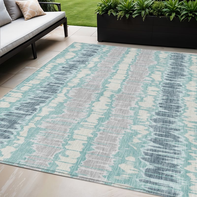 HomeRoots Striped Transitional Rectangle Outdoor Rug - 5' X 8'