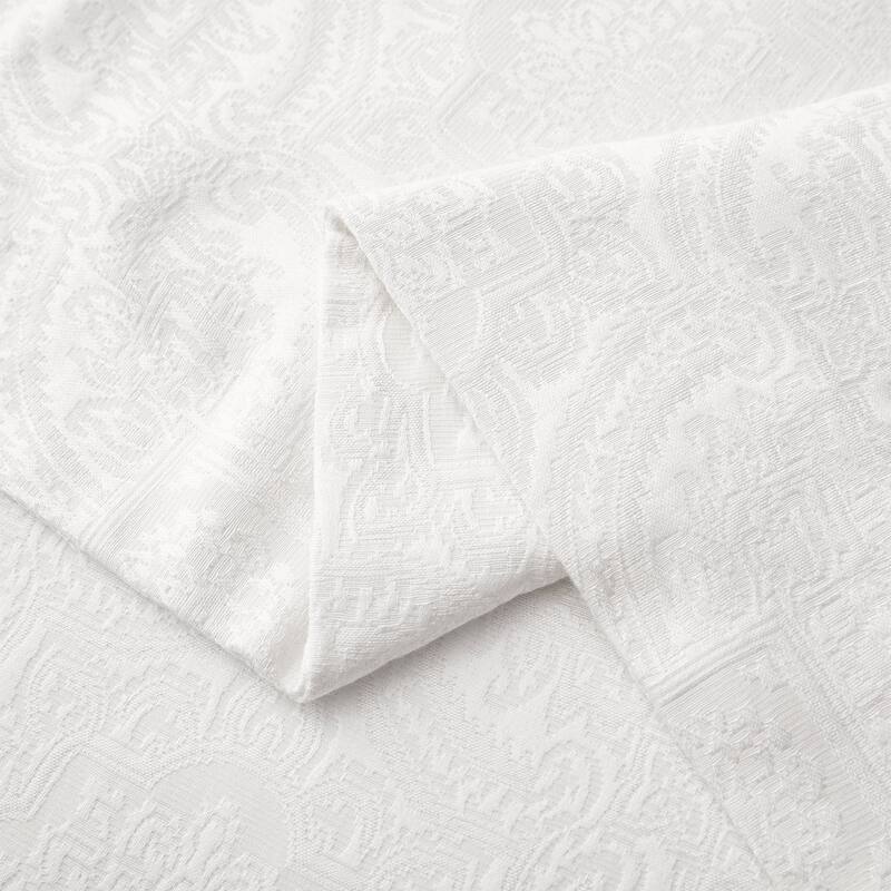 HiEnd Accents Liza White Matelassé 4 Piece Coverlet Set