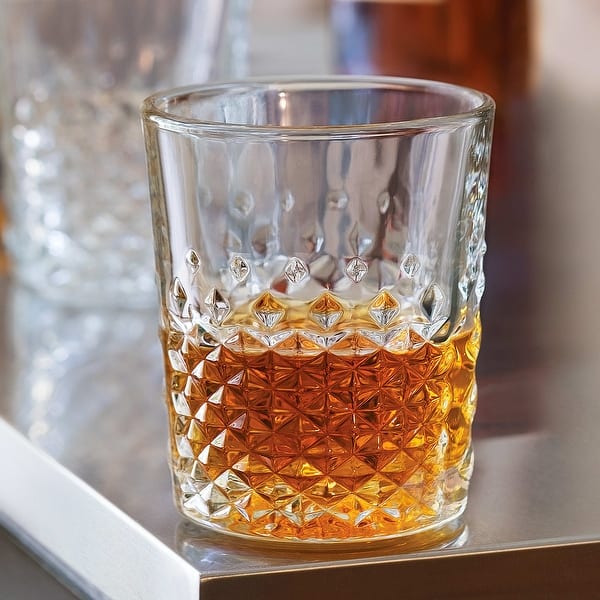 https://ak1.ostkcdn.com/images/products/is/images/direct/c9dc1471c9b6885ef6f8547bf5300e3c66fdce63/Libbey-Craft-Spirits-Scotch-Glasses%2C-Set-of-4.jpg?impolicy=medium
