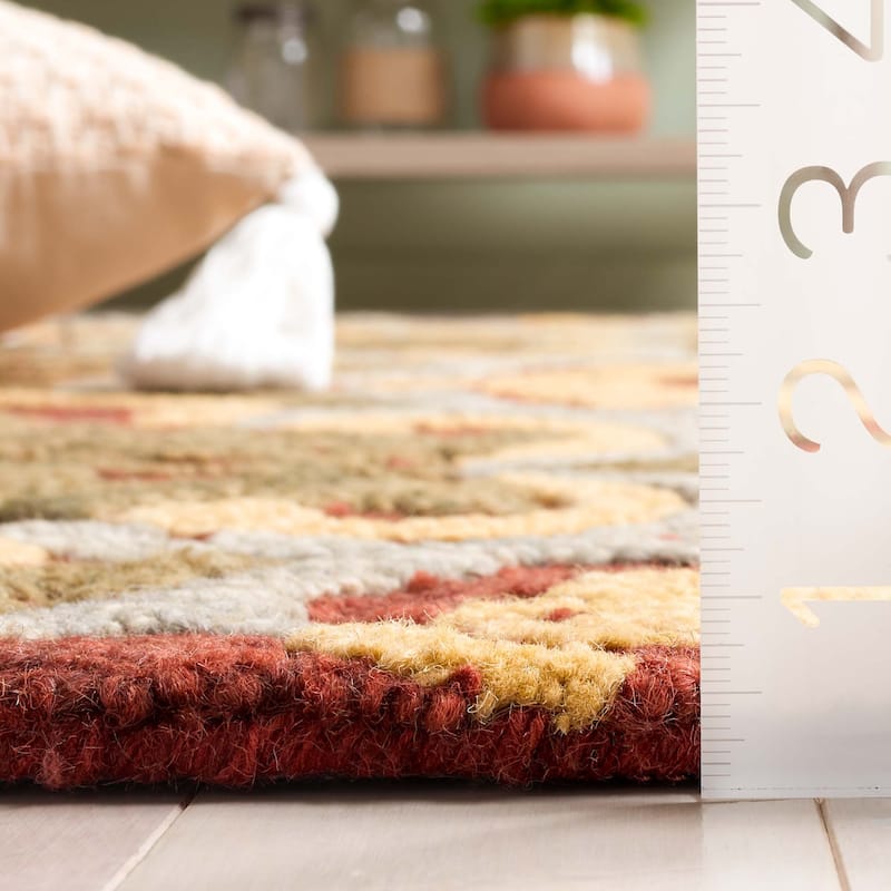 SAFAVIEH Handmade Blossom Parthenia Floral Wool Rug
