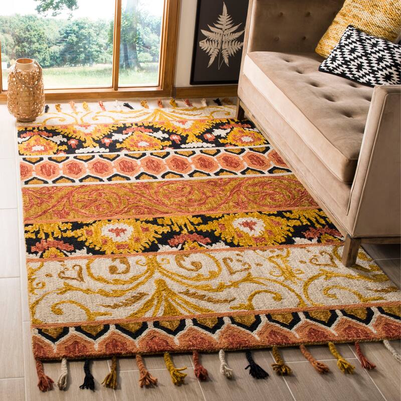 SAFAVIEH Handmade Suzani Vonetta Boho Tribal Wool Rug - 8' x 10' - Rust/Gold