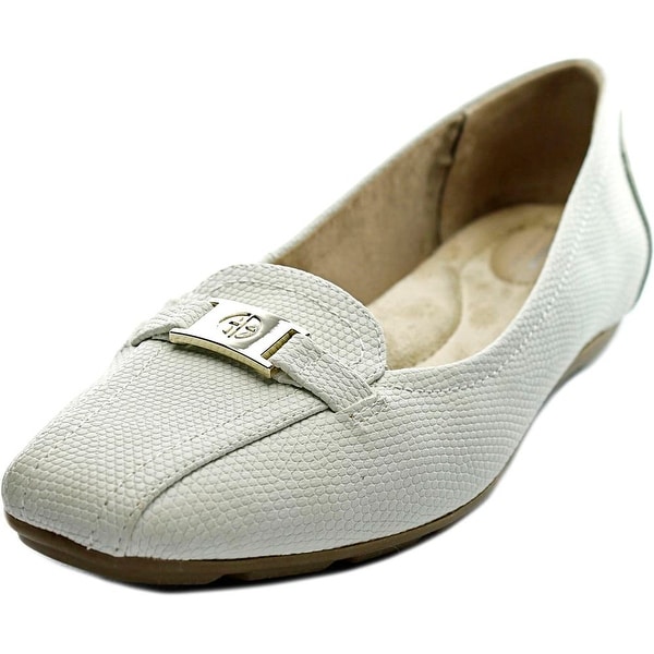 Giani Bernini Jileese Women Bicycle Toe Synthetic Ivory Loafer