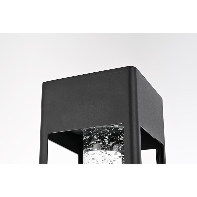 Julius 18 inch LED Outdoor Post light in Black - 18"