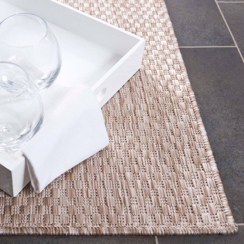 SAFAVIEH Beach House Olya Transitional Rug