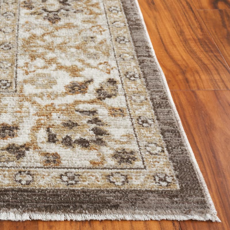 SAFAVIEH Hazel Hera Traditional Oriental Rug