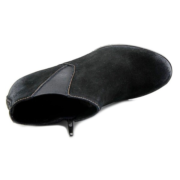 clarks pause camelia