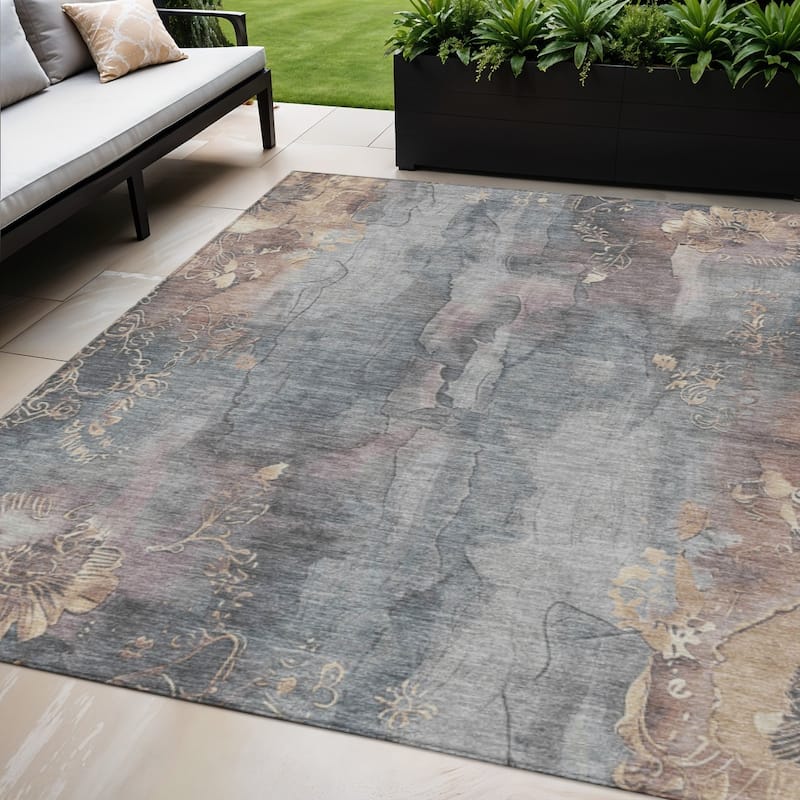 HomeRoots Floral Transitional Rectangle Outdoor Rug - 5' X 8'
