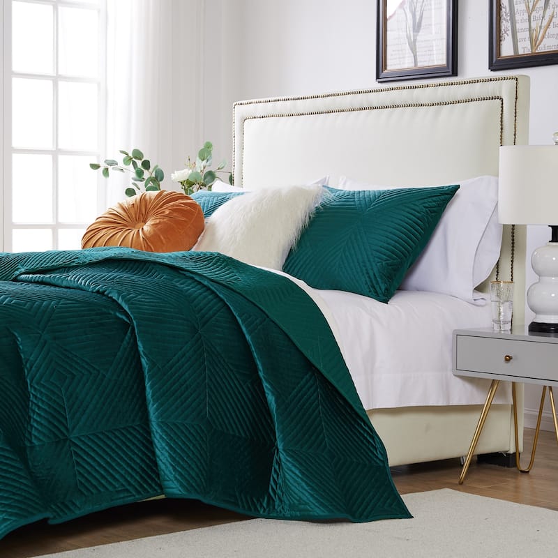 Riviera Velvet Finely Stitched Modern Quilt and Pillow Sham Set