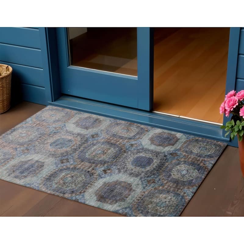 HomeRoots Medallion Transitional Rectangle Outdoor Rug - 3' x 5'