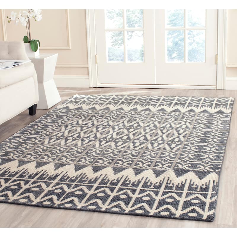 SAFAVIEH Hand-knotted Kenya Vanita Southwestern Tribal Wool Rug - 4' x 6' - Charcoal