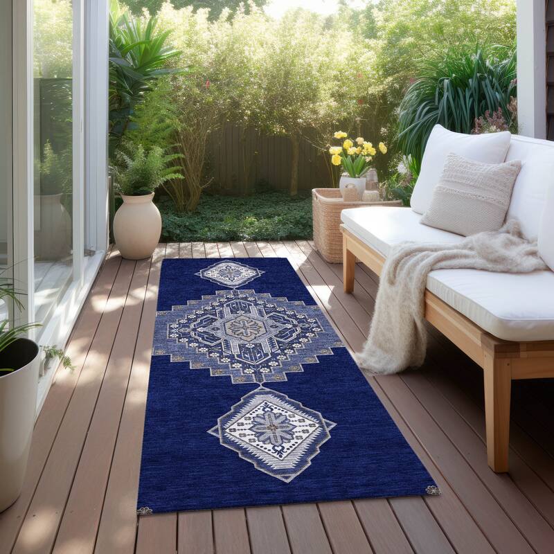 Machine Washable Indoor/ Outdoor Boho Traditional Chantille Rug - Navy - 2'3" x 7'6"