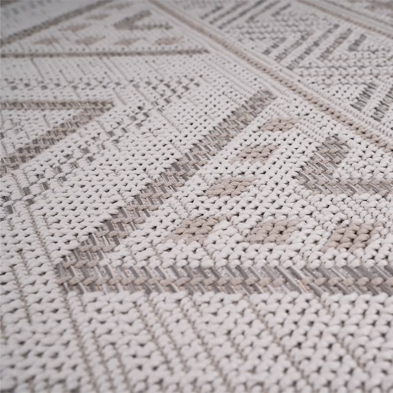 Boho Trellis Outdoor Rug for Patio Modern durable in Beige Cream