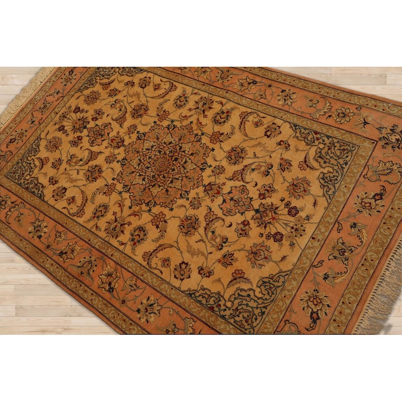 Hand Knotted Gold,Peach 100% Wool Traditional Oriental Area Rug - 3' 1'' x 5' 2''