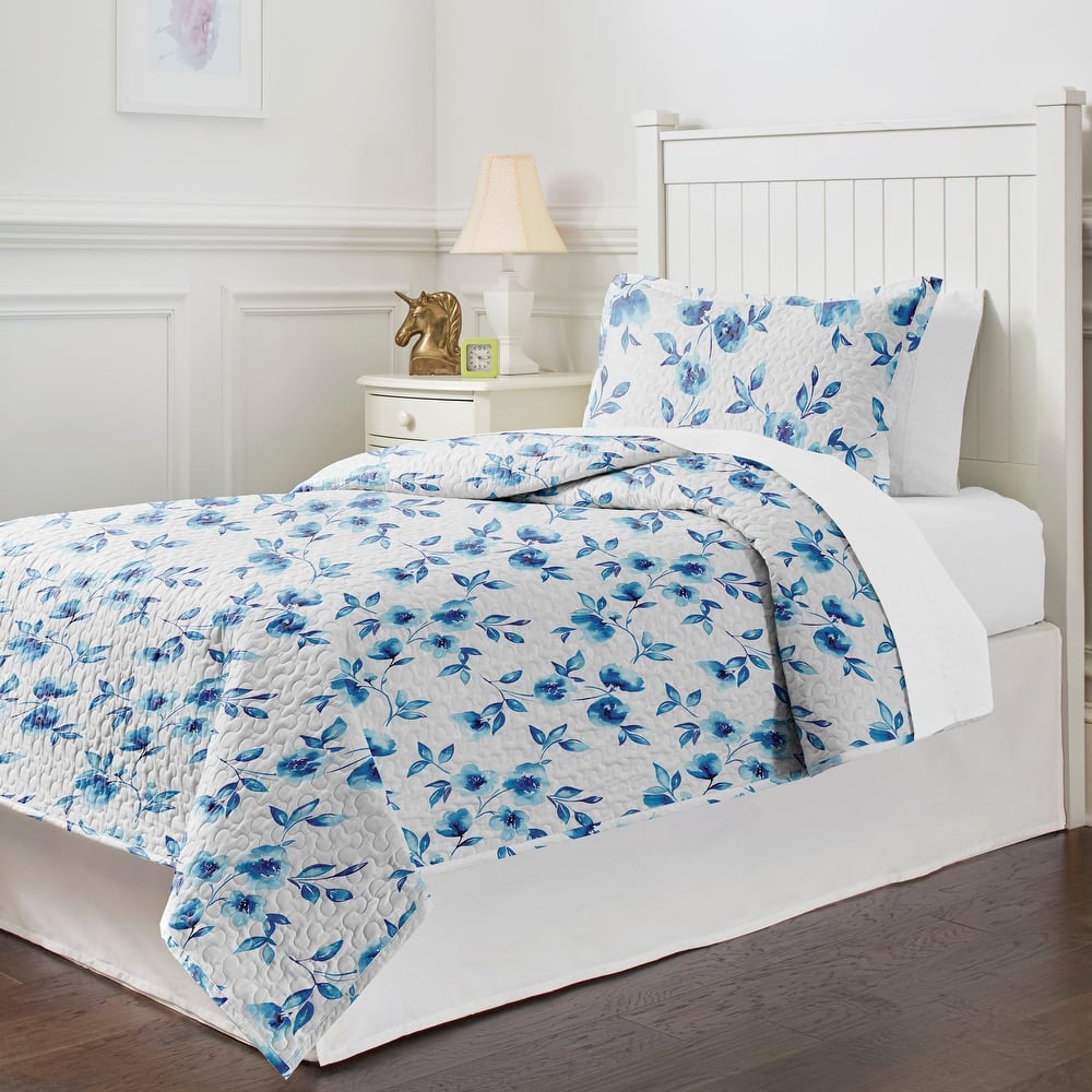 Pointehaven Percale Cotton Oversized Printed Scroll Design Quilt Set