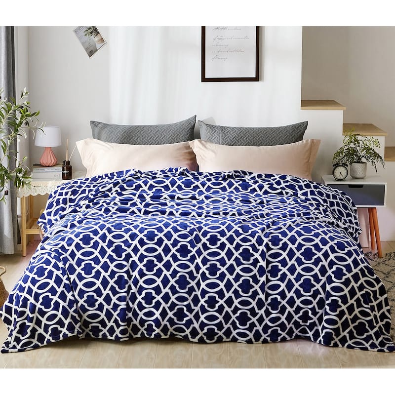 Luxuriously Velvety Plush Blanket Soft Lightweight Blanket - Queen - Navy Geometry