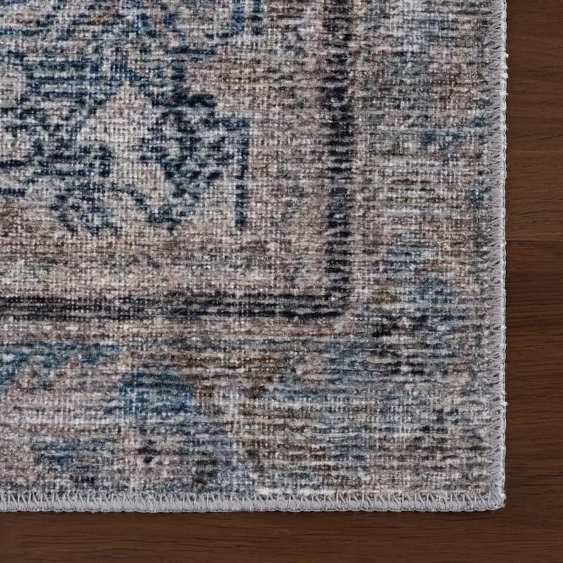 Nuloom Thavine Vintage & Distressed Washable Rug