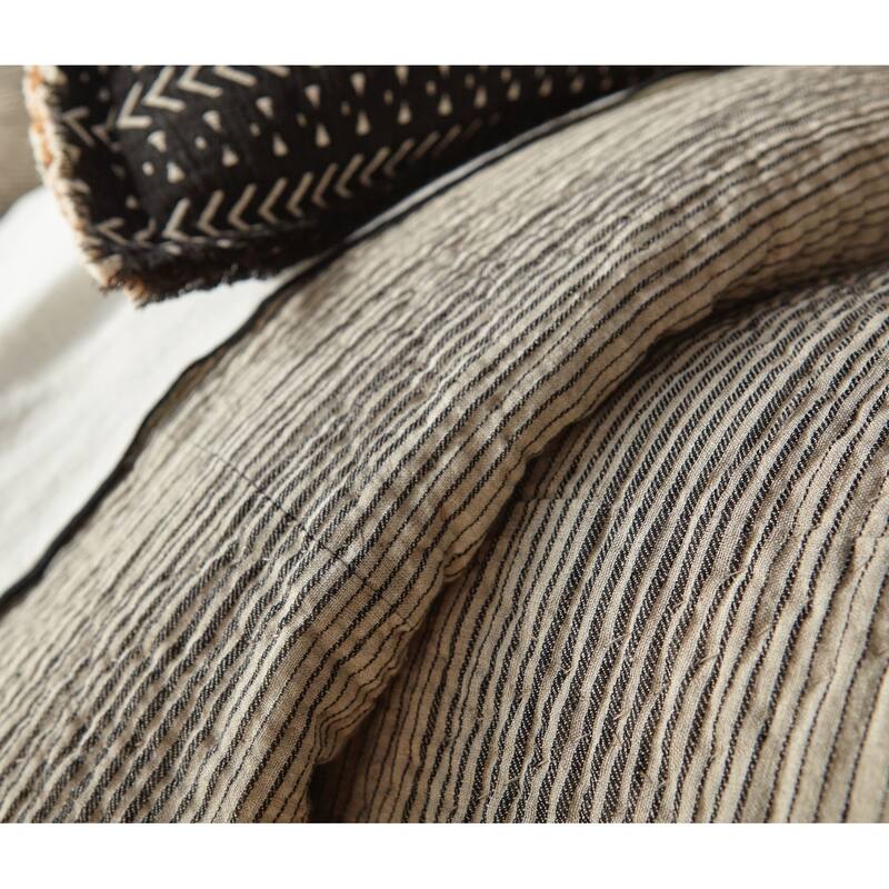 Hugh, Linen, Asphalt, Quilt