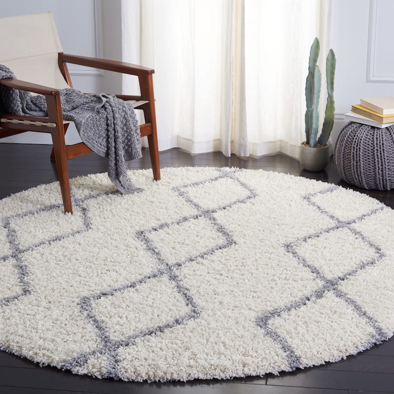 SAFAVIEH Venus Shag Adelia Moroccan 1.75-inch Thick Rug - 6'7" Round - Ivory/Grey